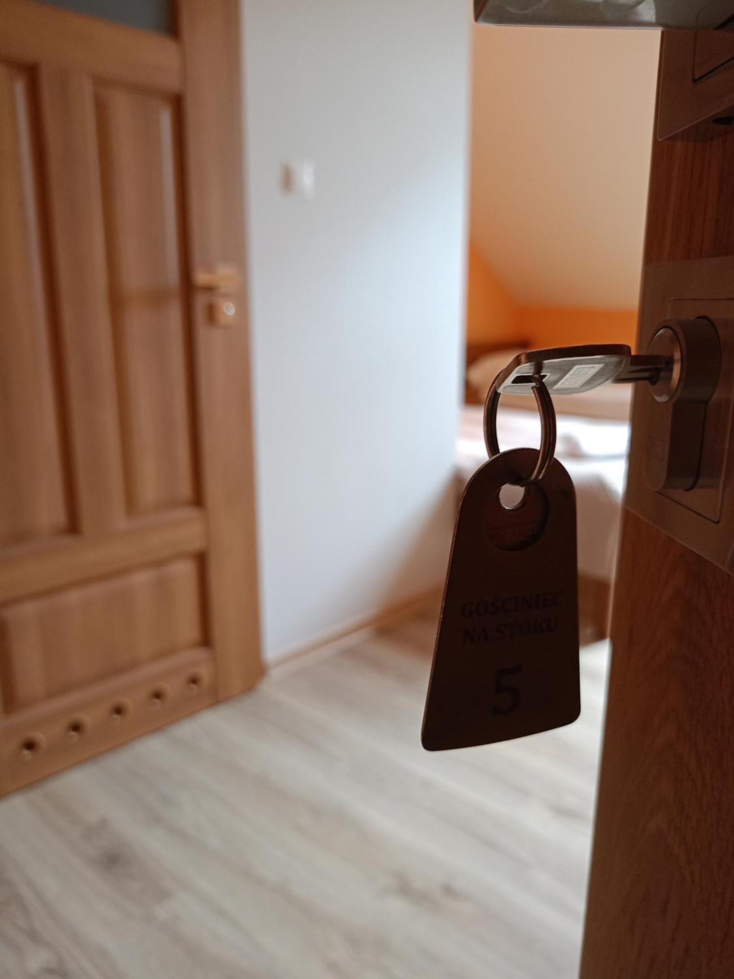 Gosciniec Na Stoku Pokoje 2,3,4 Osobowe, Cisza, Spokoj, Widok Na Stok Narciarski, Lasy, Laki Bobliwo Экстерьер фото